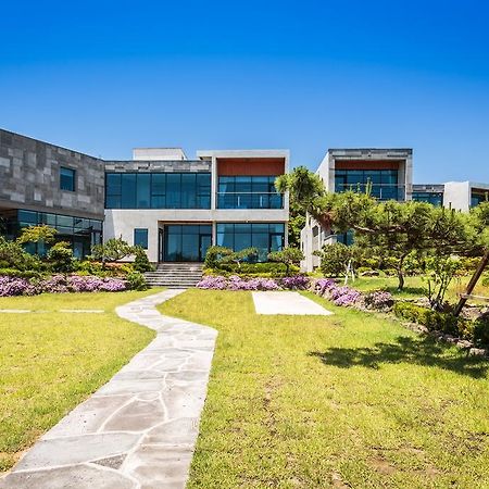 Cobeach Familiar Pension Согвипхо Экстерьер фото